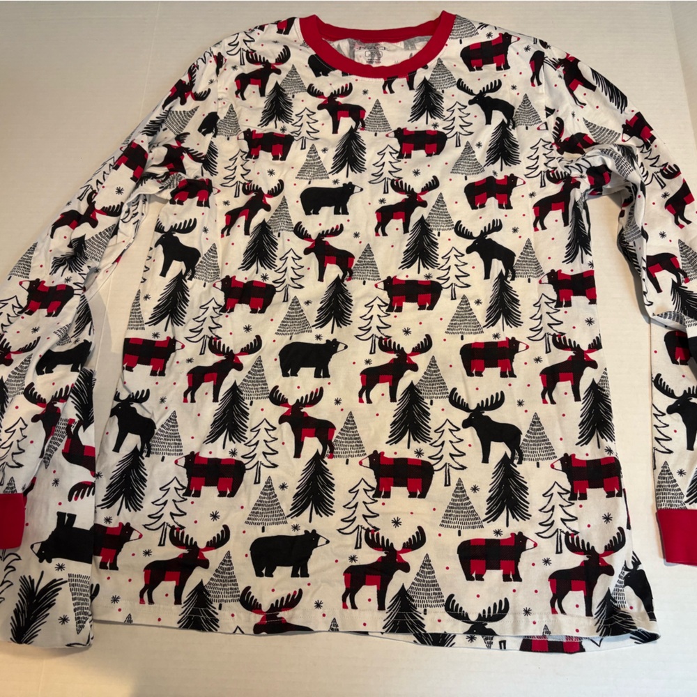 Adult Pajama Set Long Sleeve Shirt and Pants Size Medium Place